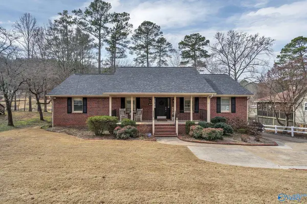 3515 Colonial Drive, Guntersville, AL 35976