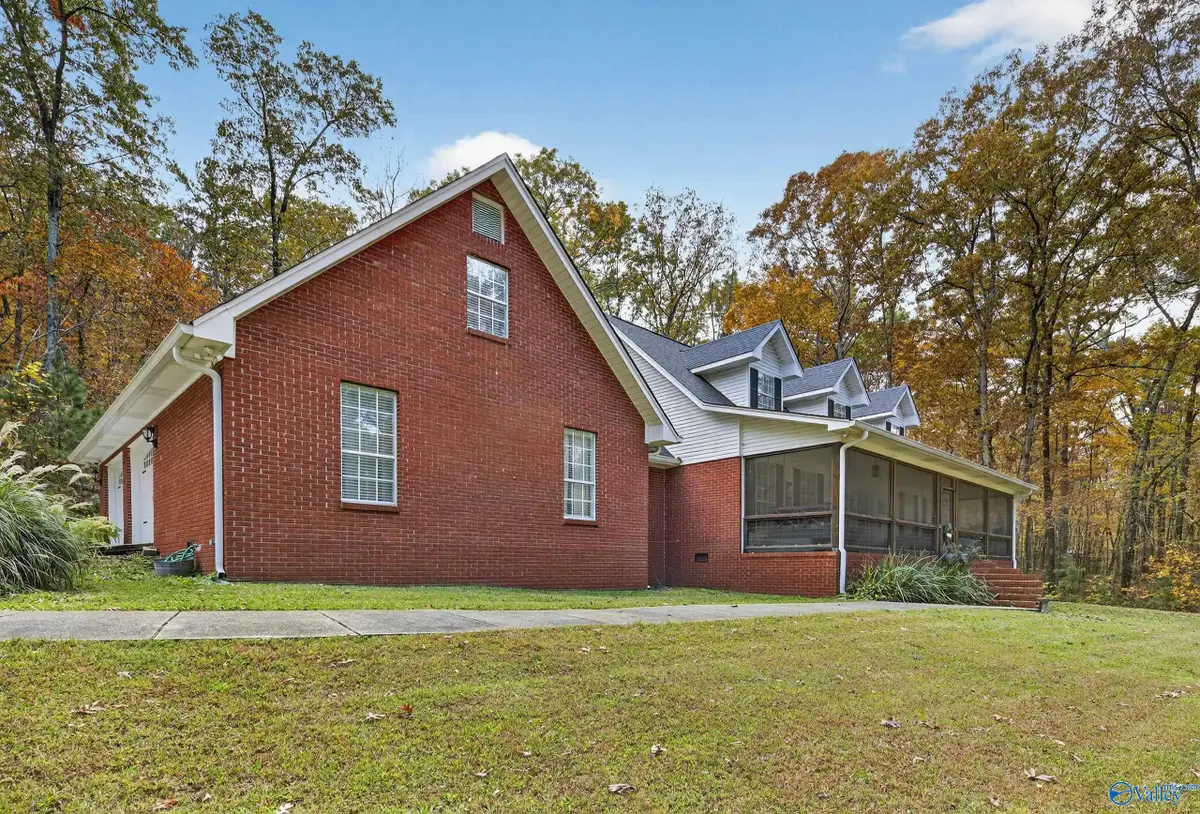 7668 Owls Hollow Road, Gadsden, AL 35901 - Image #1