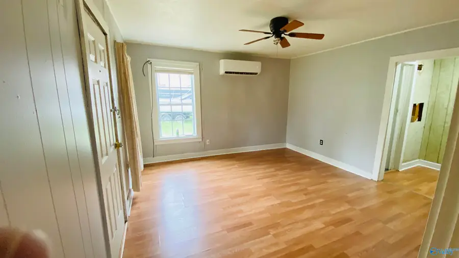 410 Ponroy Street, Scottsboro, AL 35768 - #3