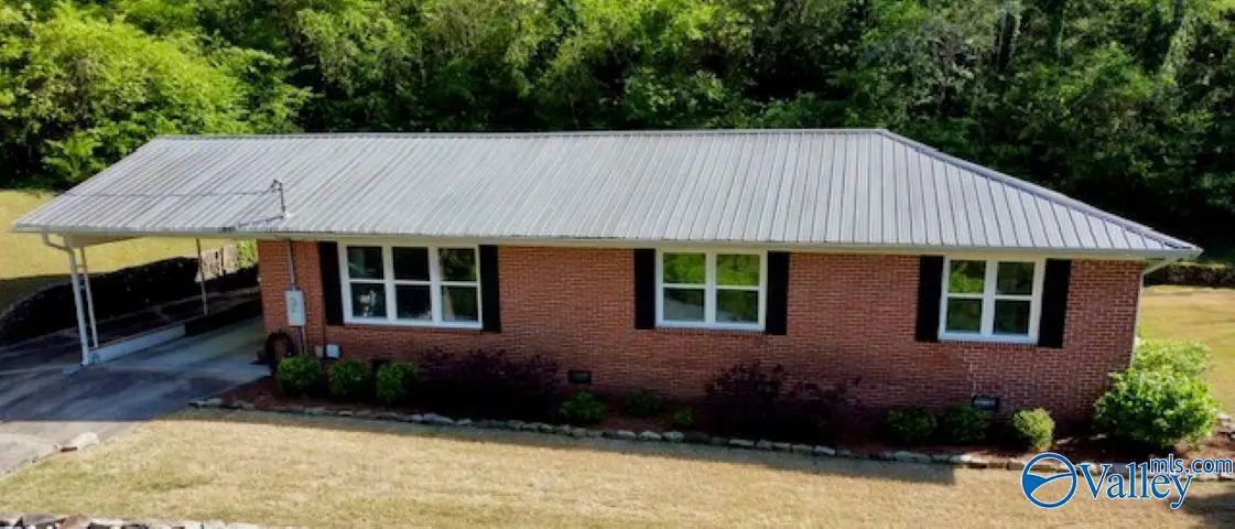 1505 Tracy Street, Guntersville, AL 35976 - Image #1