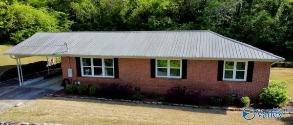 1505 Tracy Street, Guntersville, AL 35976