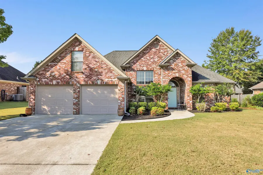 208 Queens Gate, Maylene, AL 35114 - Image #2