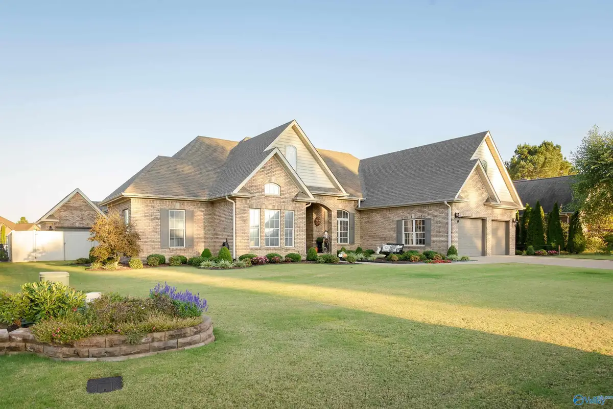 282 Plantation Springs Drive, Florence, AL 35630 - Image #1