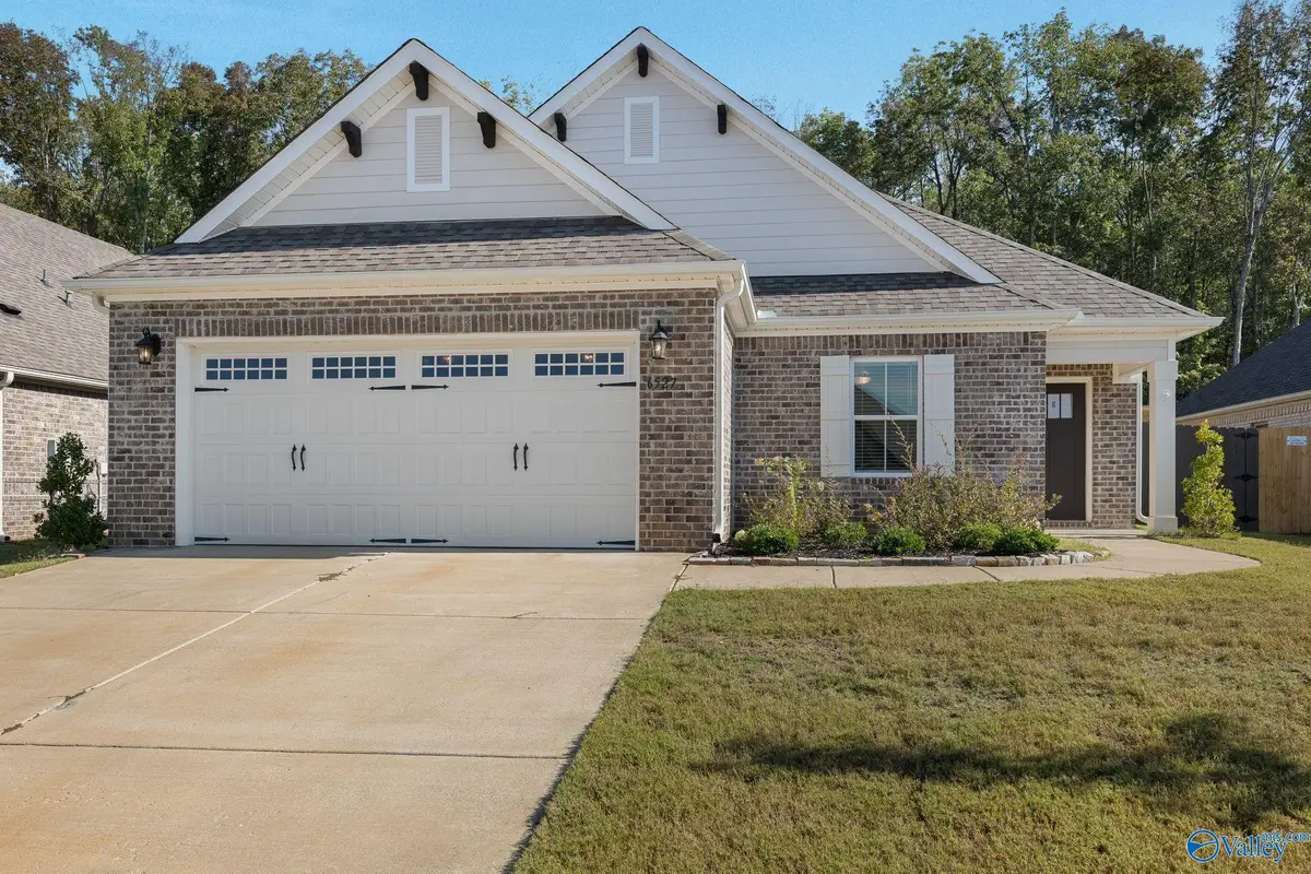 6527 Oak Meadow Drive, Owens Cross Roads, AL 35763 - Image #1