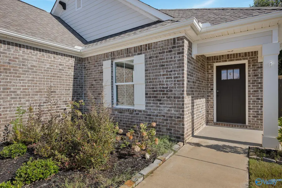 6527 Oak Meadow Drive, Owens Cross Roads, AL 35763 - Image #3