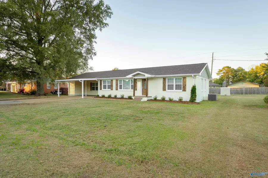 1005 Davison Avenue, Muscle Shoals, AL 35661 - Image #2