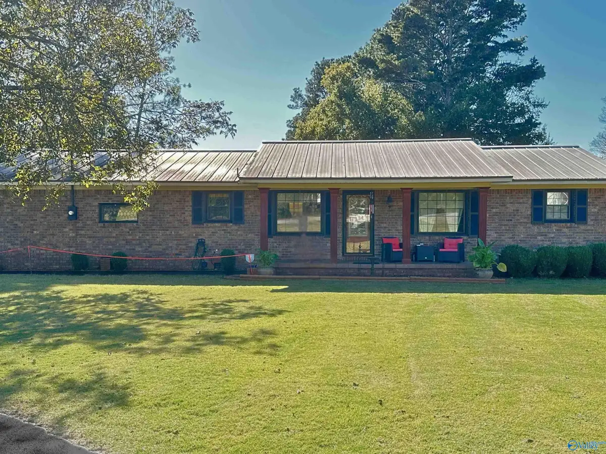 145 Lakewood Drive E, Muscle Shoals, AL 35661 - Image #1