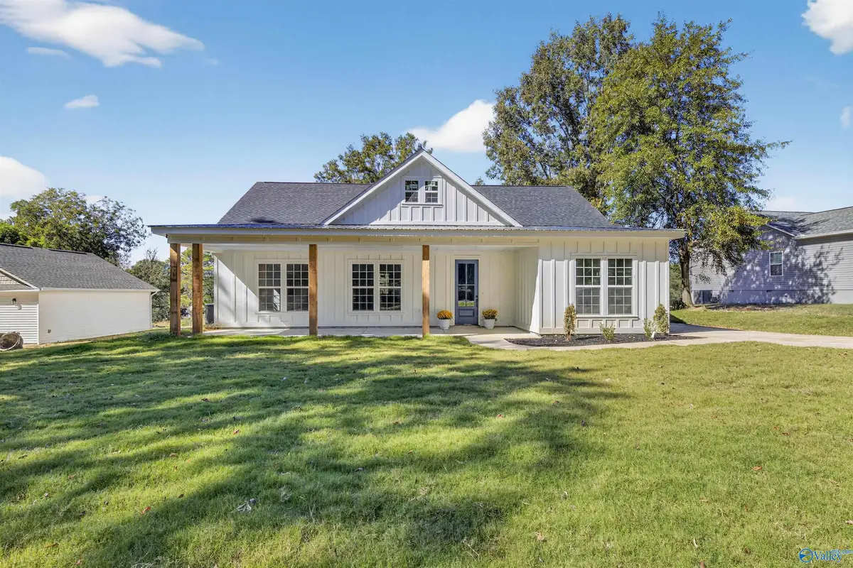 156 Robert Circle, Guntersville, AL 35976 - Image #1