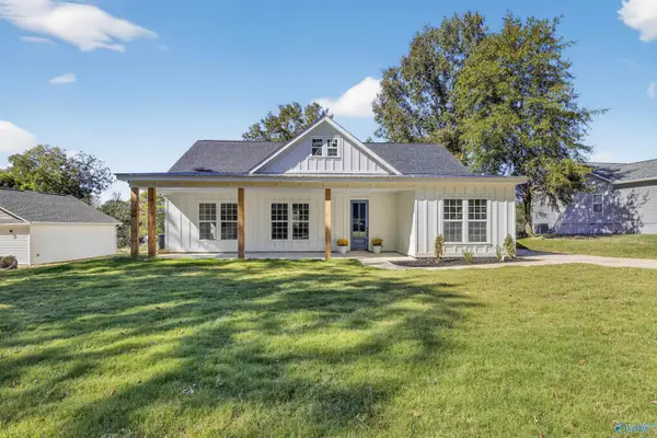 156 Robert Circle, Guntersville, AL 35976