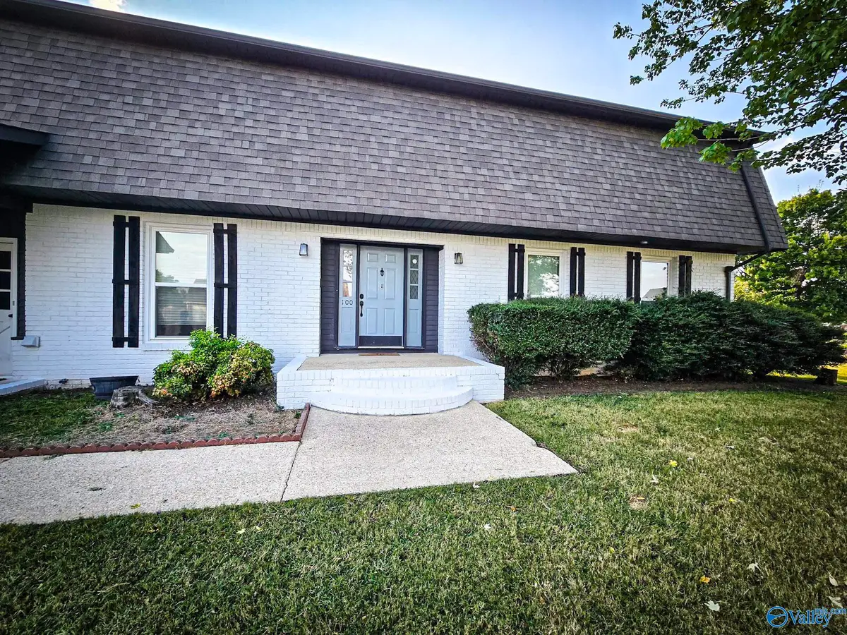 100 Hickory Drive, Muscle Shoals, AL 35661 - Image #1