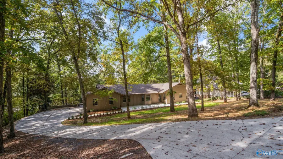 1820 Forest Drive, Guntersville, AL 35976 - Image #2