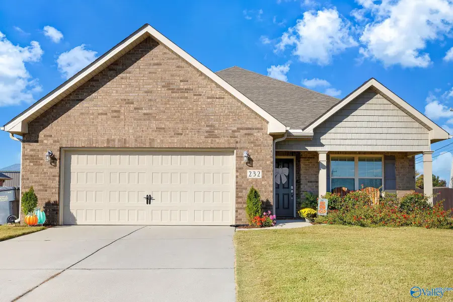 232 Olde Dogwood Trail, Decatur, AL 35603 - Image #2
