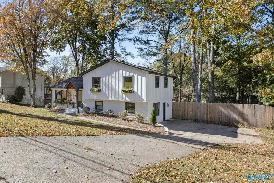 2708 Briarwood Drive Se, Huntsville, AL 35801 - Image #2