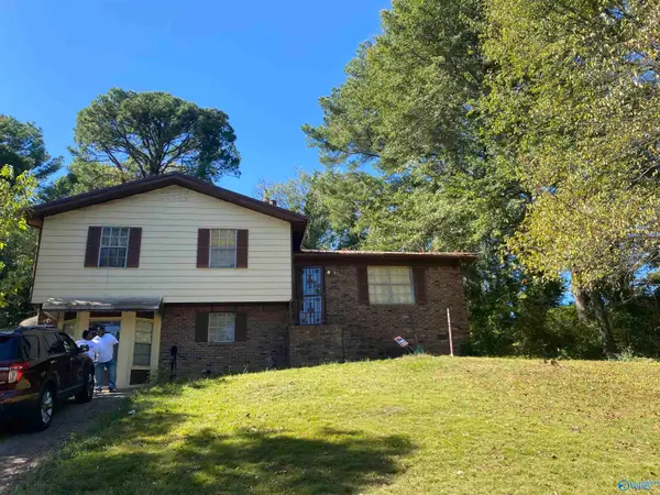 2636 3rd Street Nw, Center Point, AL 35215