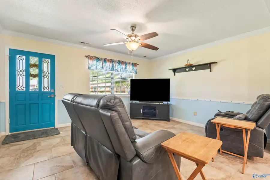 1611 SW Runnymead Avenue, Decatur, AL 35601 - Image #3