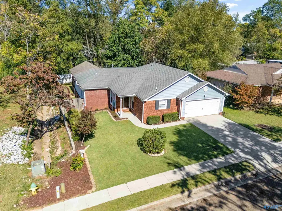 218 Barkwood Drive Ne, Huntsville, AL 35811 - Image #2