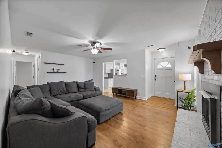 218 Barkwood Drive Ne, Huntsville, AL 35811 - Image #3