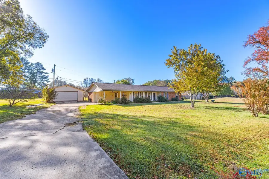 1212 Twin Lake Circle Sw, Hartselle, AL 35640 - Image #2