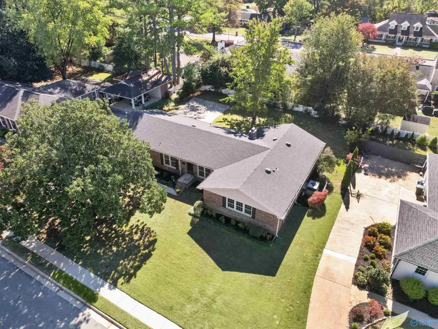 205 Teakwood Drive Sw, Huntsville, AL 35801 - Image #3