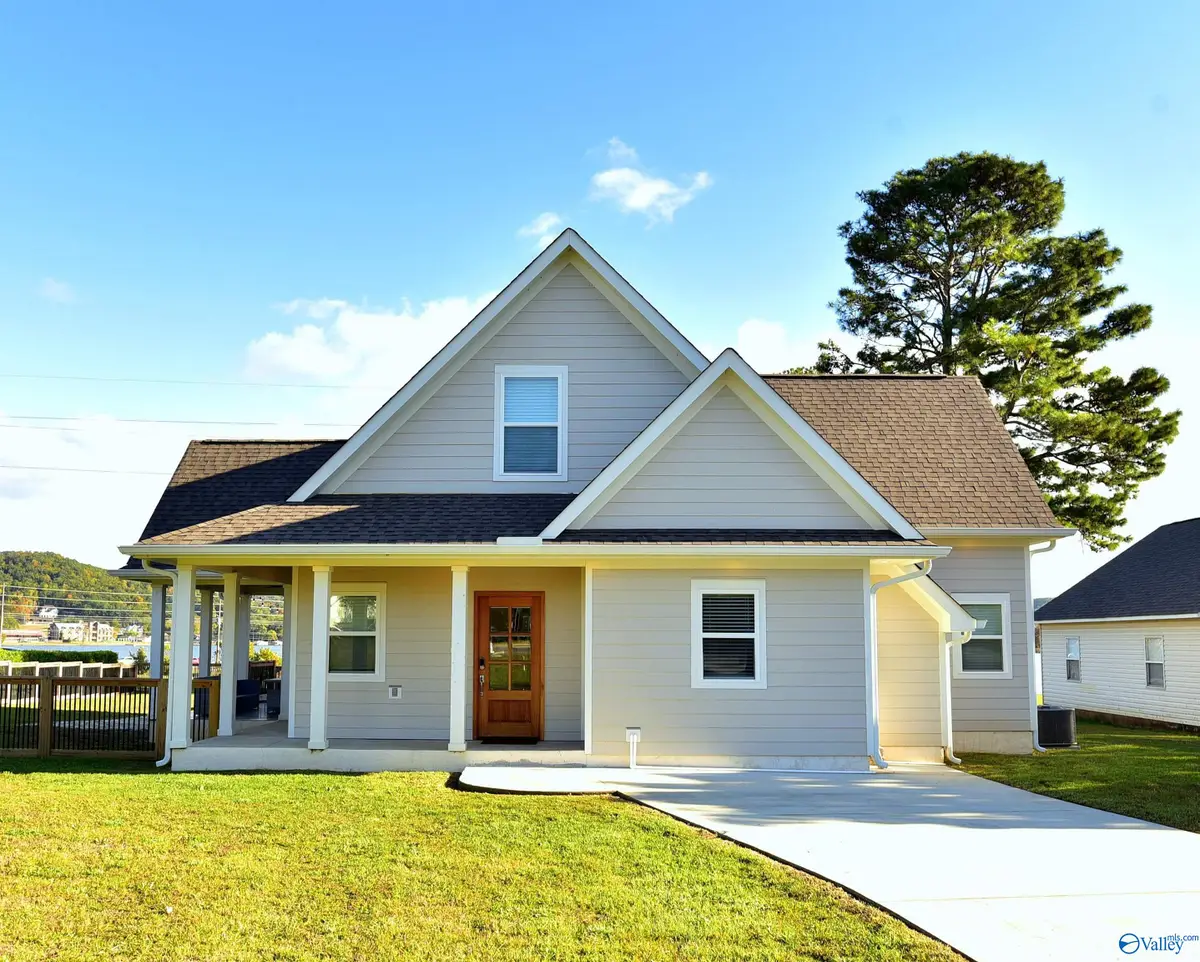 2401 Cowen Circle, Guntersville, AL 35976 - Image #1