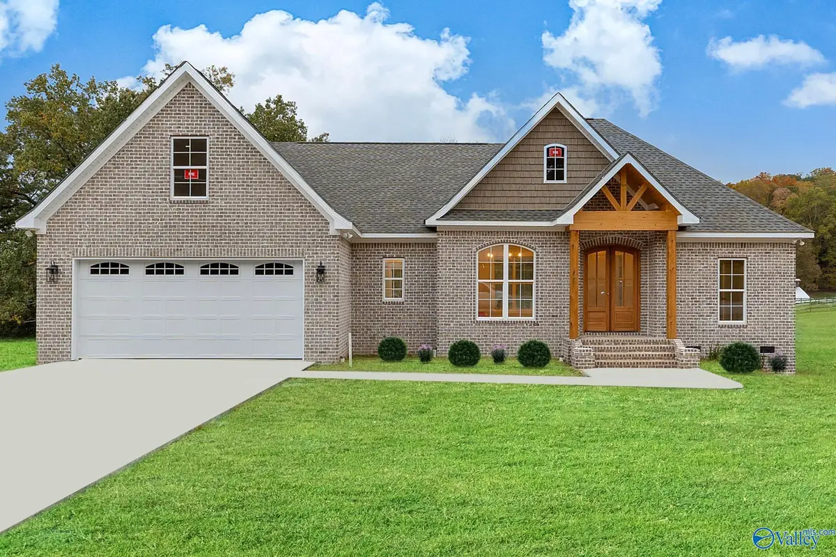 97 Tomahawk Circle, Guntersville, AL 35976 - Image #1