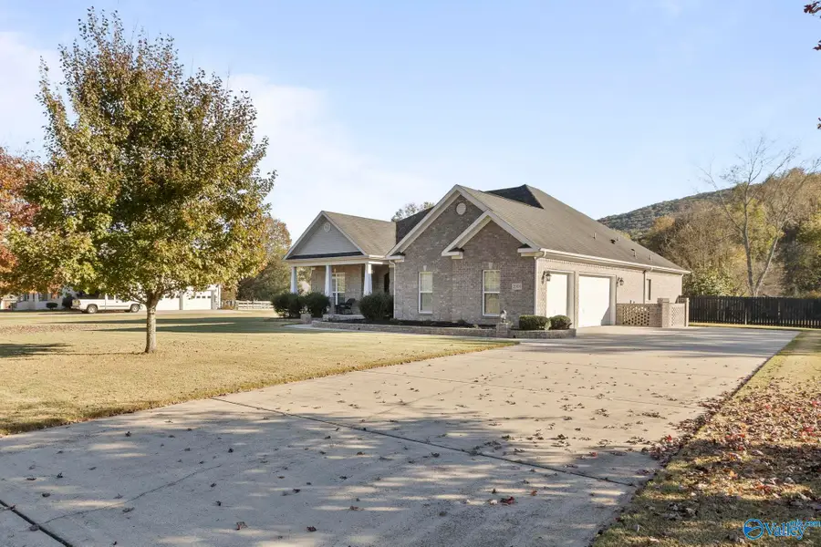 2906 Gurley Pike, Gurley, AL 35748 - Image #2