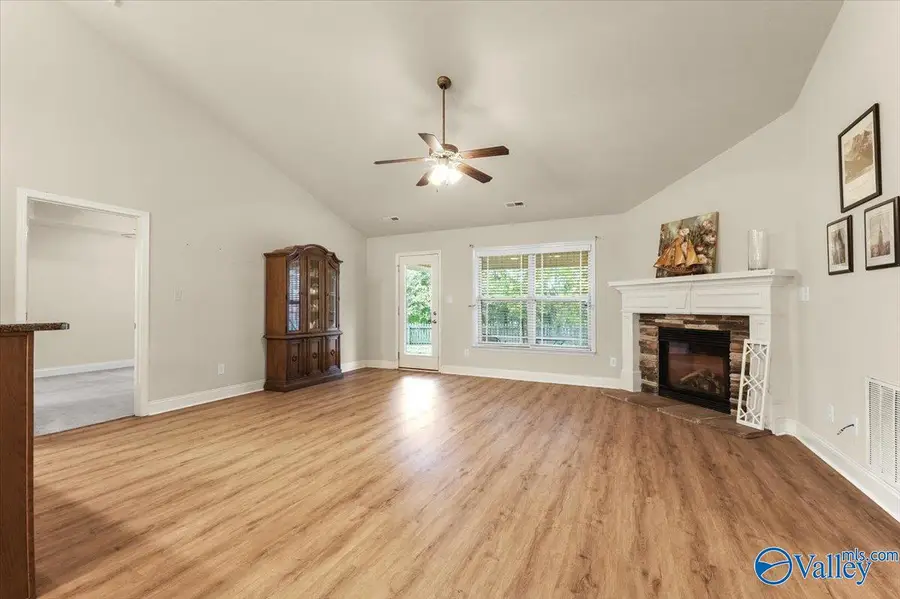 5051 Montauk Trail, Owens Cross Roads, AL 35763 - Image #3