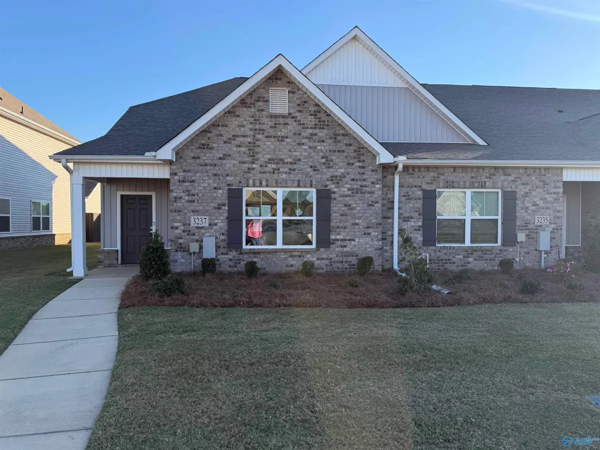 3237 Mcclellan Way, Decatur, AL 35603 - Image #1