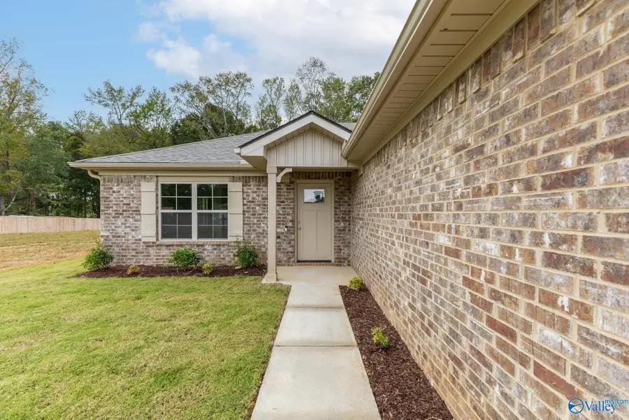 135 Domingues Avenue, Meridianville, AL 35759 - Image #2