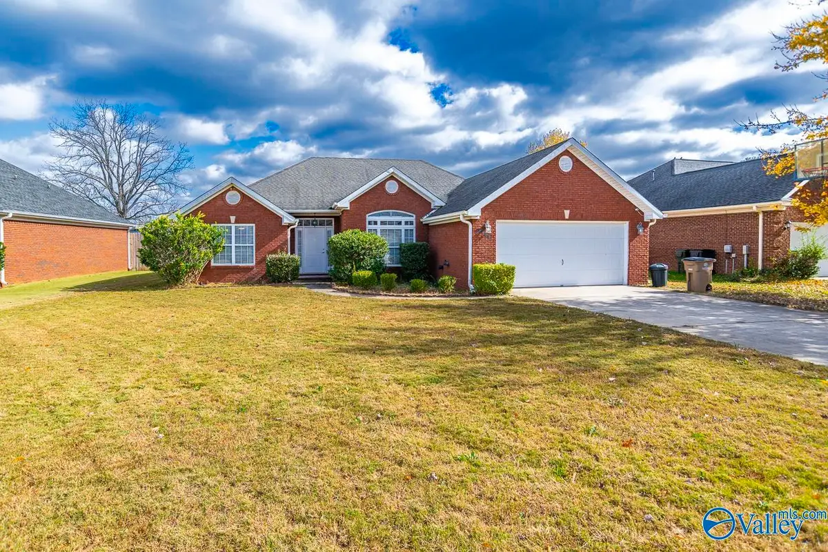 1910 Red Sunset Drive Sw, Decatur, AL 35603 - Image #1