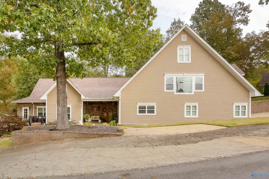 282 Lakeview Shores Drive, Muscle Shoals, AL 35661 - Image #2