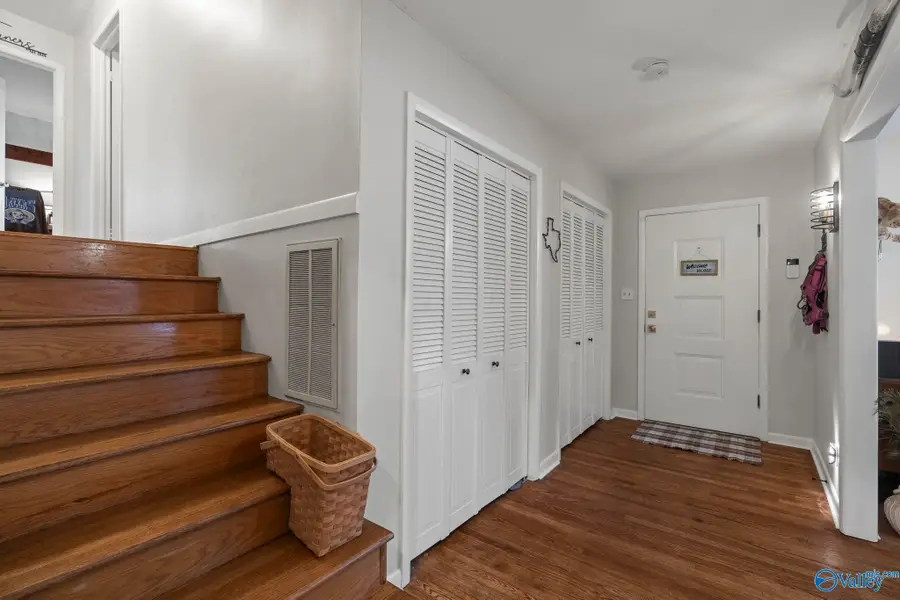 3924 S Crestview Drive Nw, Huntsville, AL 35816 - Image #3