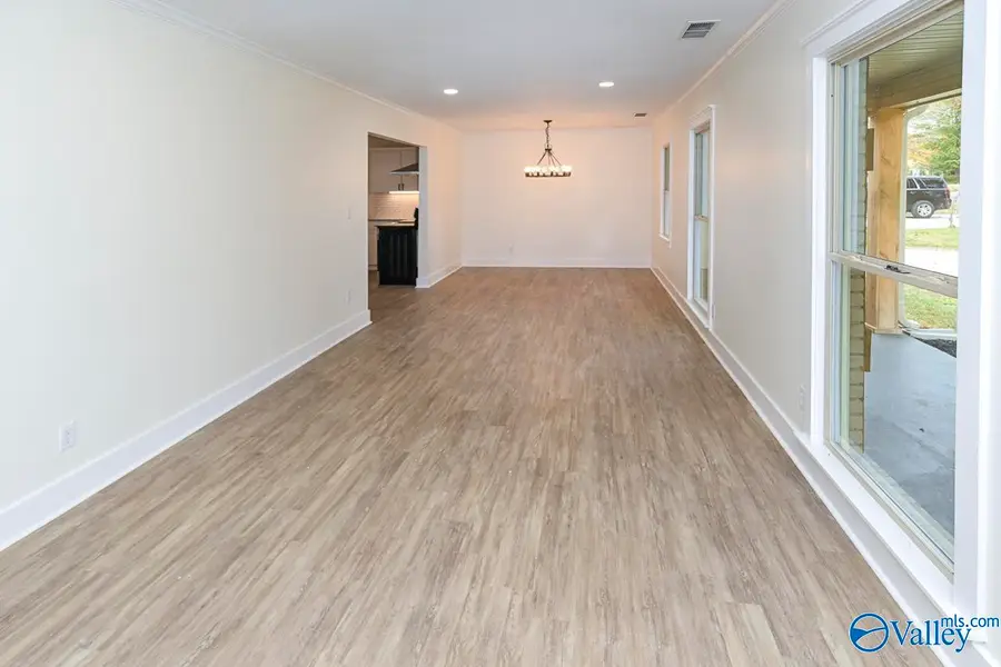 2323 Springdale Road Se, Decatur, AL 35601 - Image #2