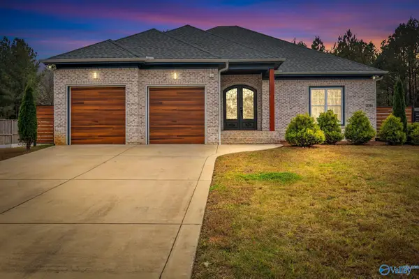 21746 Pinebrook Drive, Athens, AL 35614