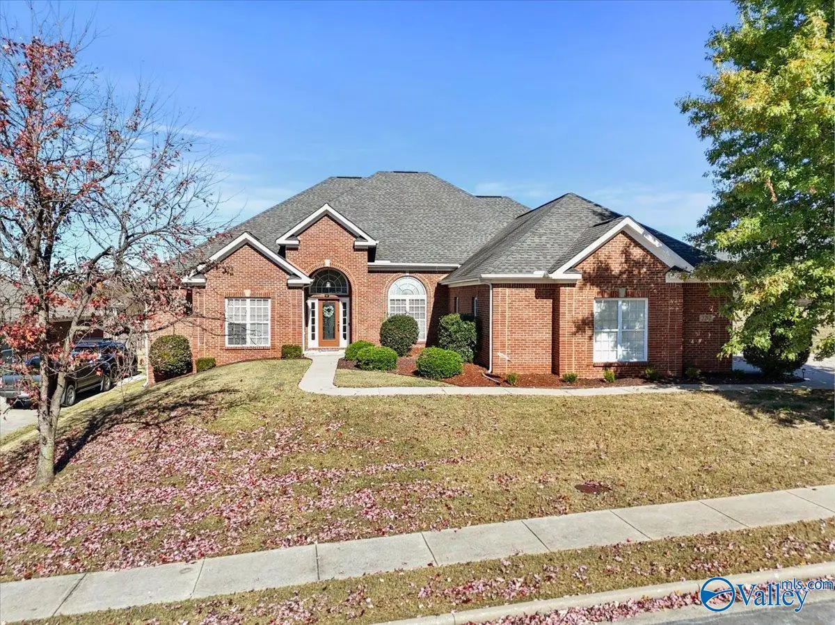 2212 Towne Park Drive Sw, Huntsville, AL 35803 - Image #1