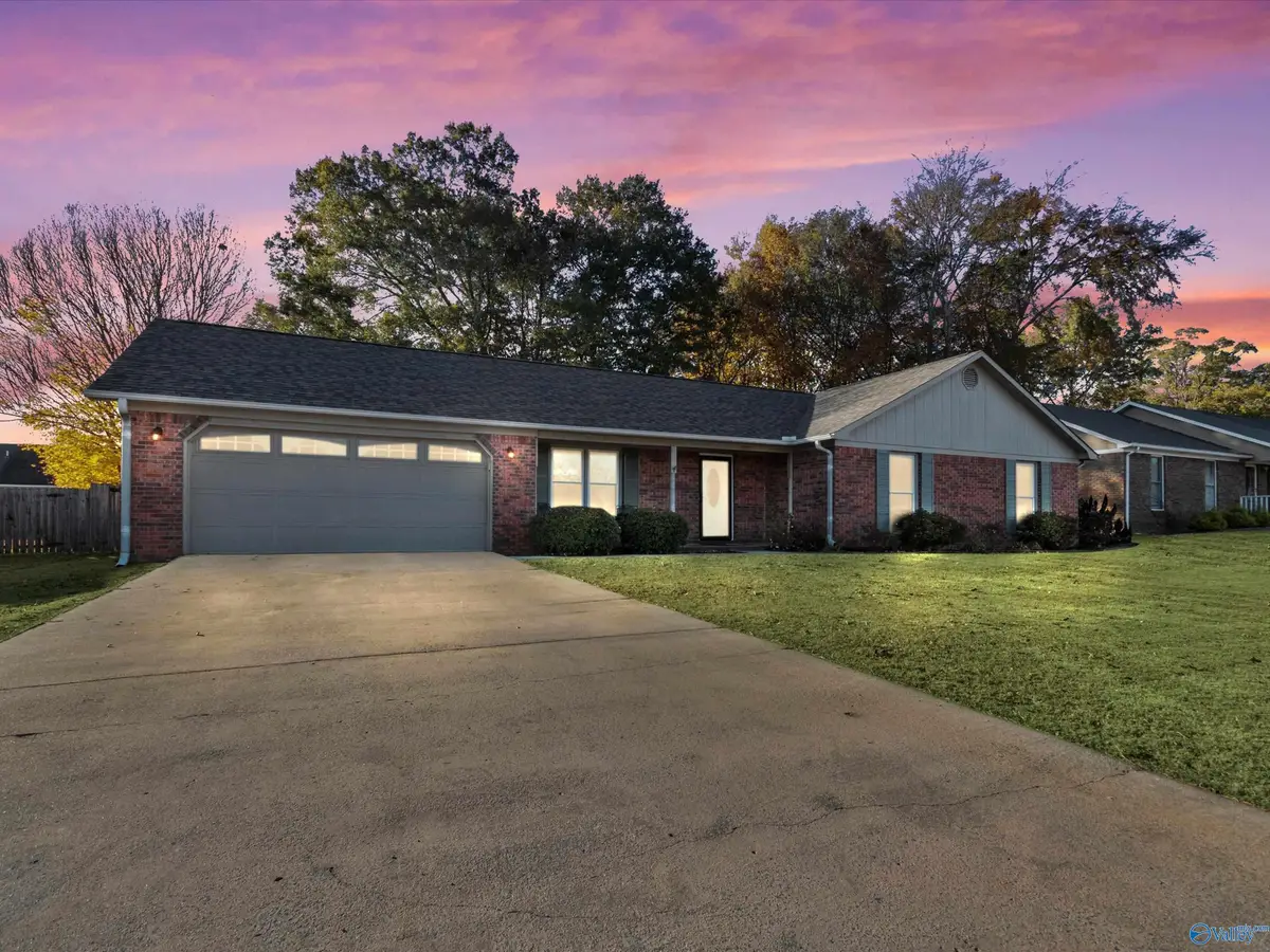 2705 Carrington Drive Sw, Decatur, AL 35603 - Image #1