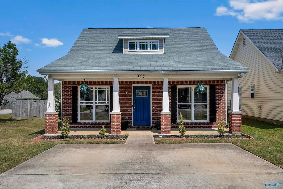 212 Creekstone Trail, Calera, AL 35040 - Image #1