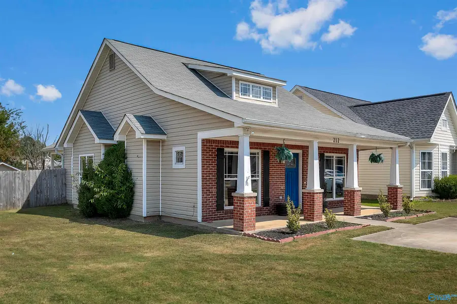 212 Creekstone Trail, Calera, AL 35040 - Image #2