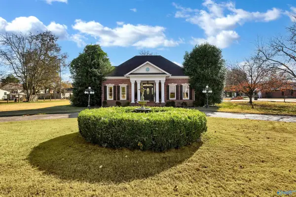 2642 College Street, Courtland, AL 35618