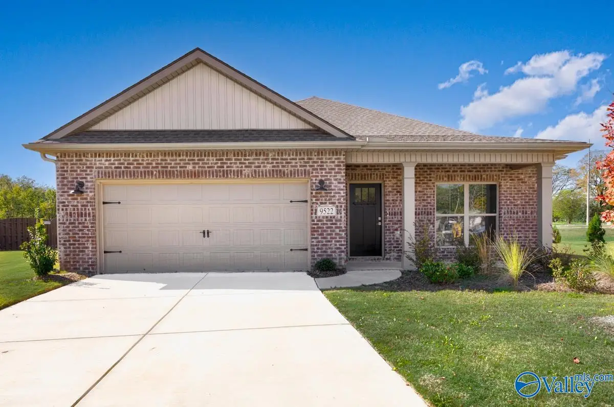 9522 Hampton Oak Drive Se, Owens Cross Roads, AL 35763 - Image #1