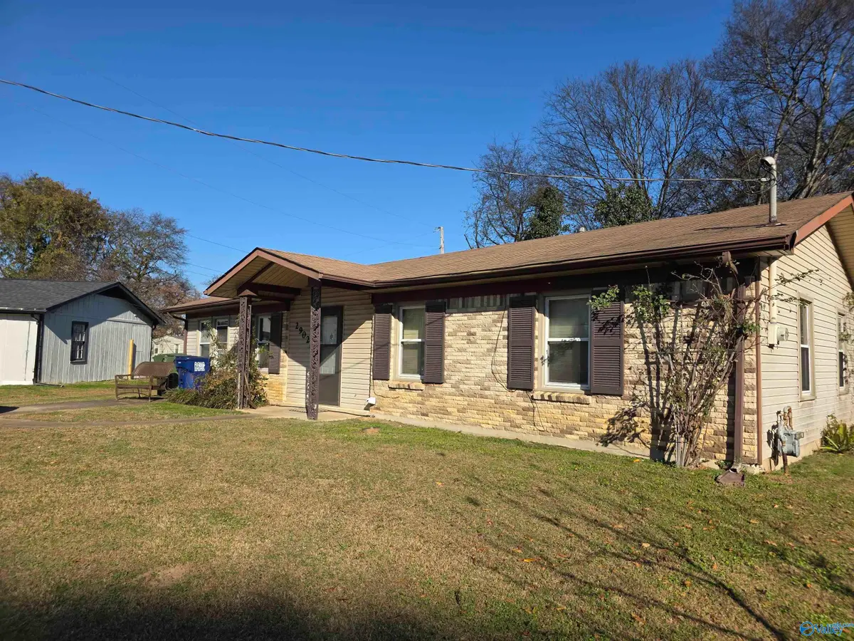 2902 Alhambra Circle Sw, Huntsville, AL 35805 - Image #1
