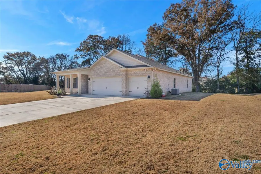 128 Canonbury Drive, New Market, AL 35761 - Image #3