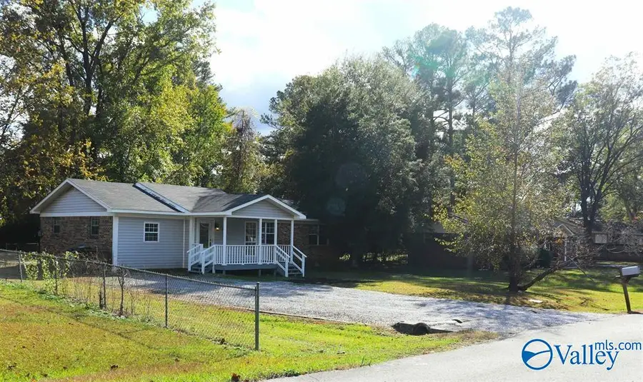 308 Sunset Street Sw, Hartselle, AL 35640 - Image #3