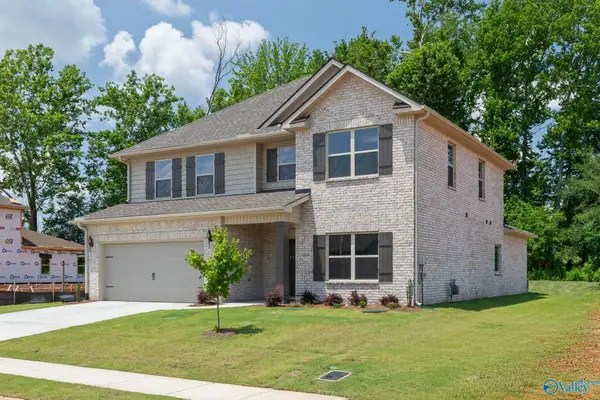 135 Hillis Lane, Hazel Green, AL 35750