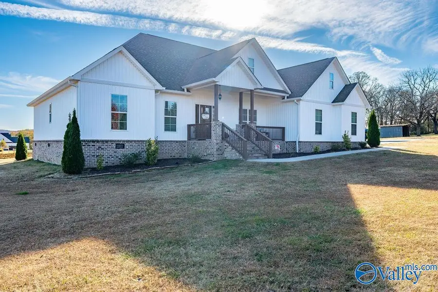 550 Plantation Point, Scottsboro, AL 35769 - Image #2