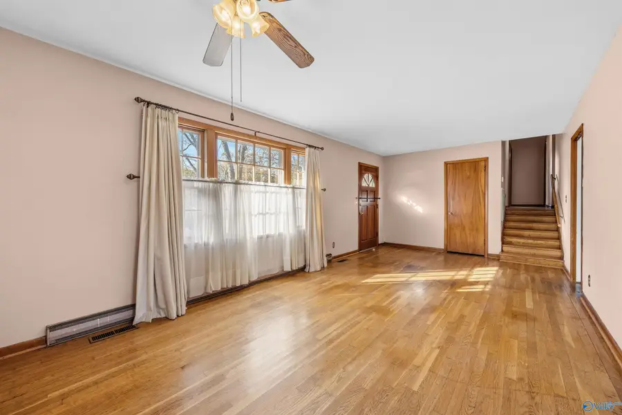 3909 W Crestview Drive Nw, Huntsville, AL 35816 - Image #3