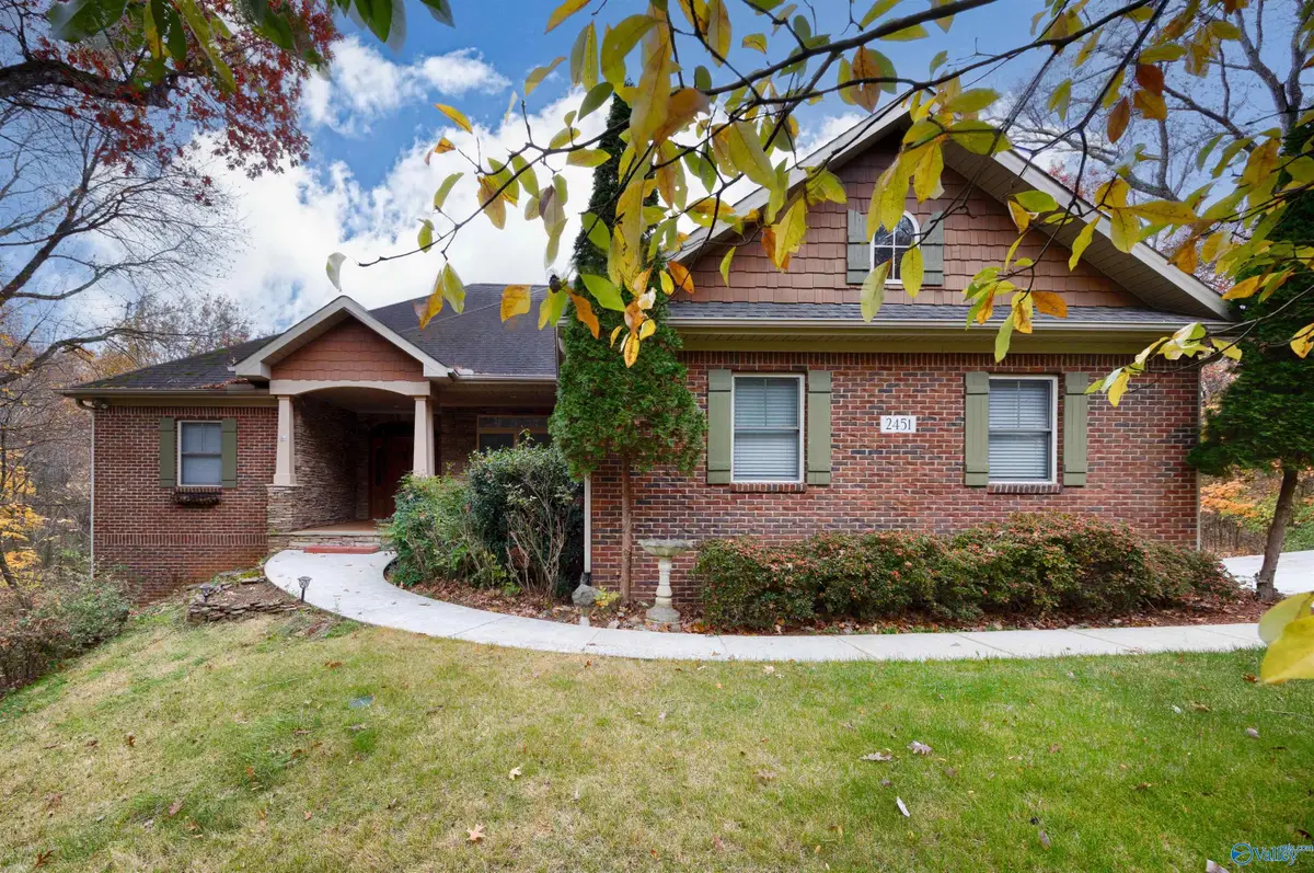 2451 Oakwood Avenue Ne, Huntsville, AL 35811 - Image #1