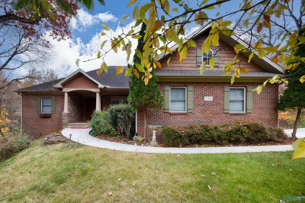 2451 Oakwood Avenue Ne, Huntsville, AL 35811