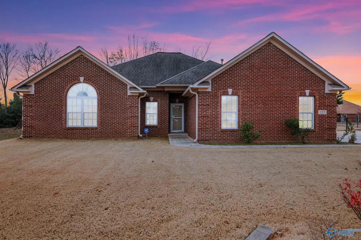 127 Danika Drive Nw, Huntsville, AL 35806 - Image #1
