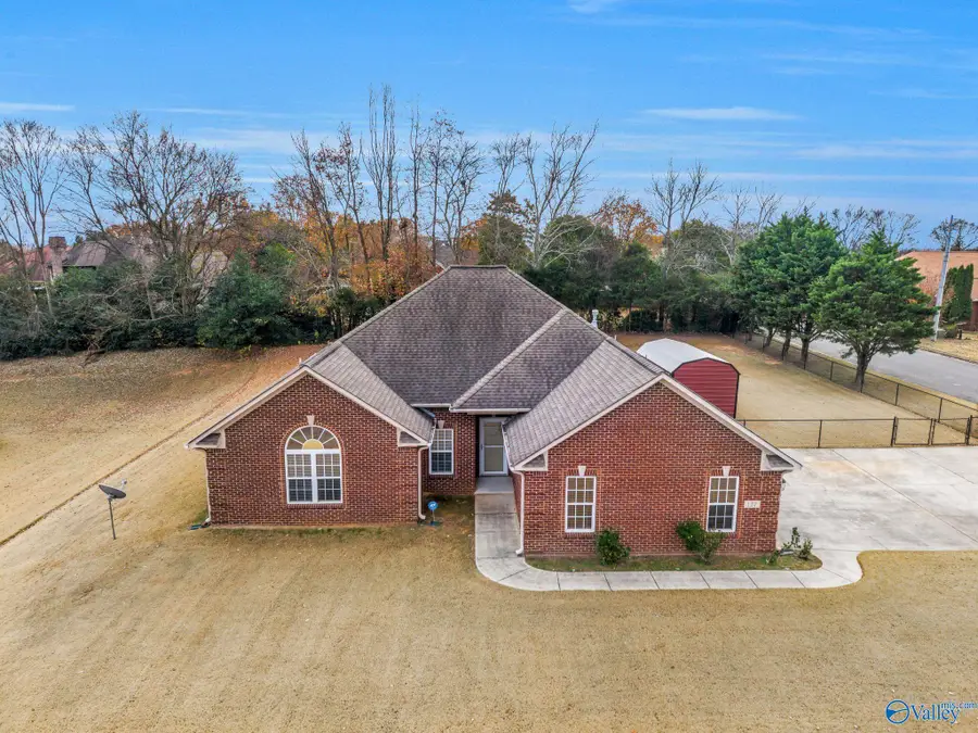 127 Danika Drive Nw, Huntsville, AL 35806 - Image #2